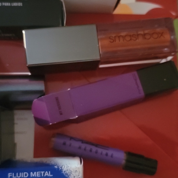 Eye Makeup (liner & shadow) & lip glosses package. - Picture 3 of 4